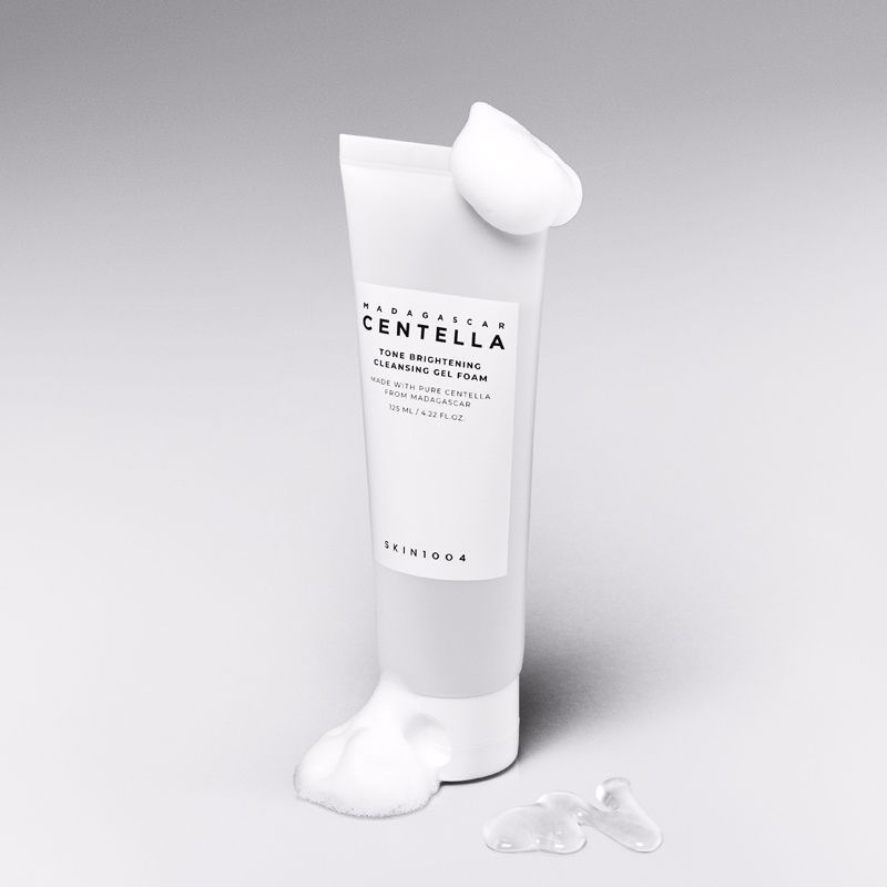 Купити Гель-пінка для вмивання SKIN1004 Madagascar Centella Tone Brightening Cleansing Gel Foam, 125ml Skin1004
