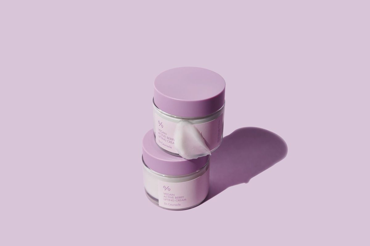 Ліфтинг крем-гель з ресвератролом та екстрактом журавлини Dr.Ceuracle Vegan Active Berry Lifting Cream, 75g MC - 022075 фото