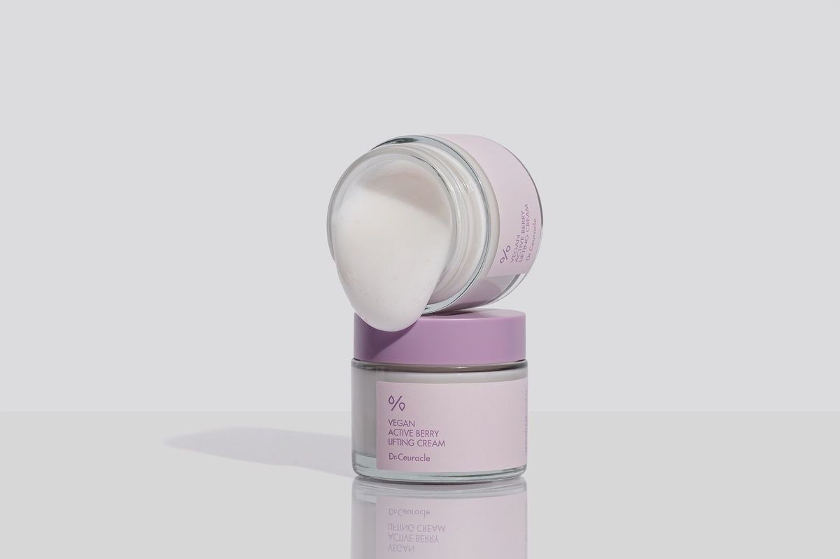 Ліфтинг крем-гель з ресвератролом та екстрактом журавлини Dr.Ceuracle Vegan Active Berry Lifting Cream, 75g MC - 022075 фото