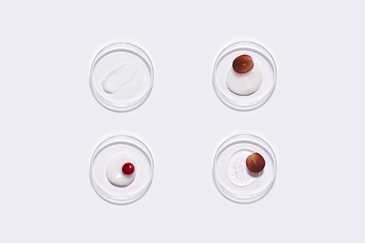 Ліфтинг крем-гель з ресвератролом та екстрактом журавлини Dr.Ceuracle Vegan Active Berry Lifting Cream, 75g MC - 022075 фото