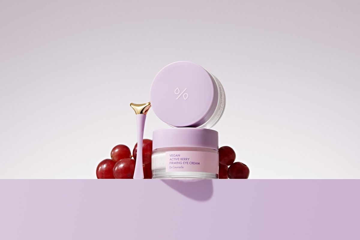 Зміцнювальний крем для шкіри навколо очей Dr.Ceuracle Vegan Active Berry Firming Eye Cream , 32g MC - 022076 фото
