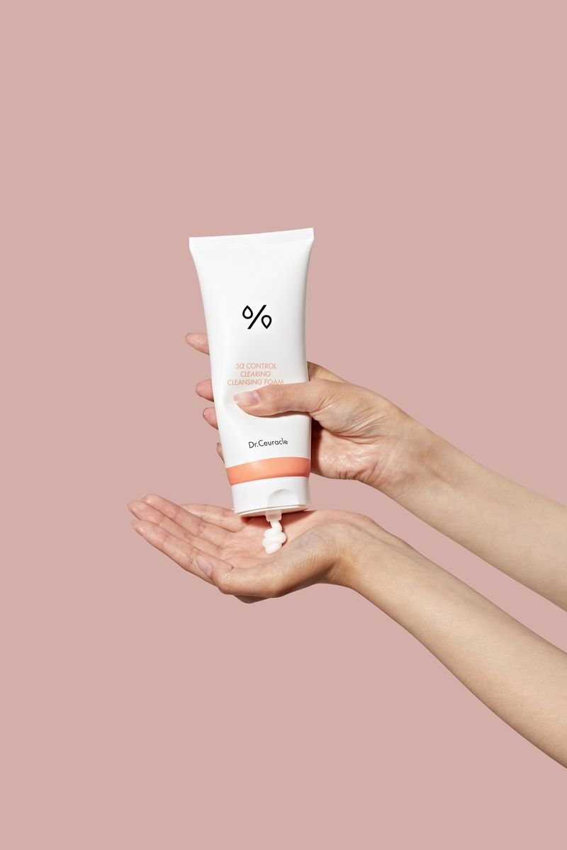 Себорегулююча очищаюча пінка Dr.Ceuracle 5&alpha; Control Clearing Cleansing Foam, 200ml MC - 022027 фото