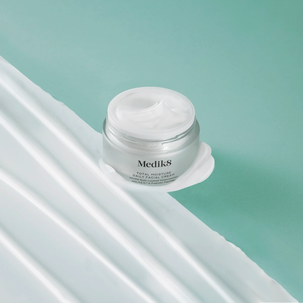 Купити Зволожувальний крем для обличчя Medik8 Total Moisture Daily Facial Cream, 50 мл Medik8