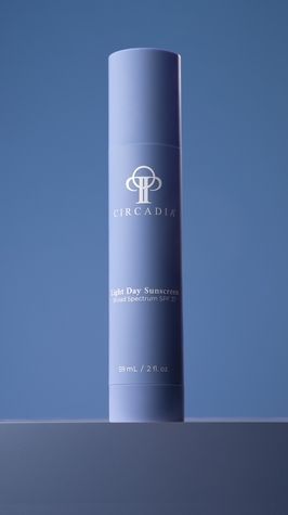 Купити Крем денний для обличчя Light Day Sunscreen Broad Spectrum SPF 37, 59ml Circadia
