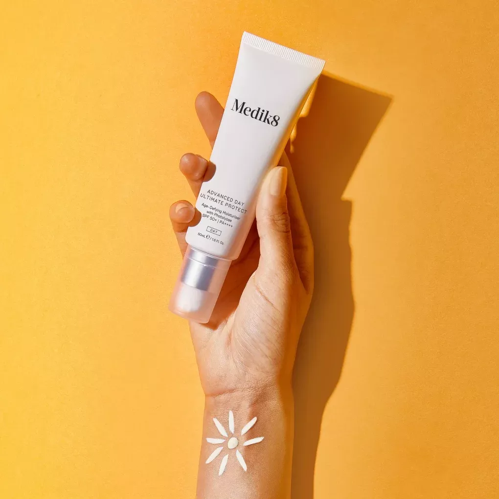 Купити Денний сонцезахисний крем для обличчя SPF 50+ Medik8 Advanced Day Ultimate Protect, 50 мл Medik8