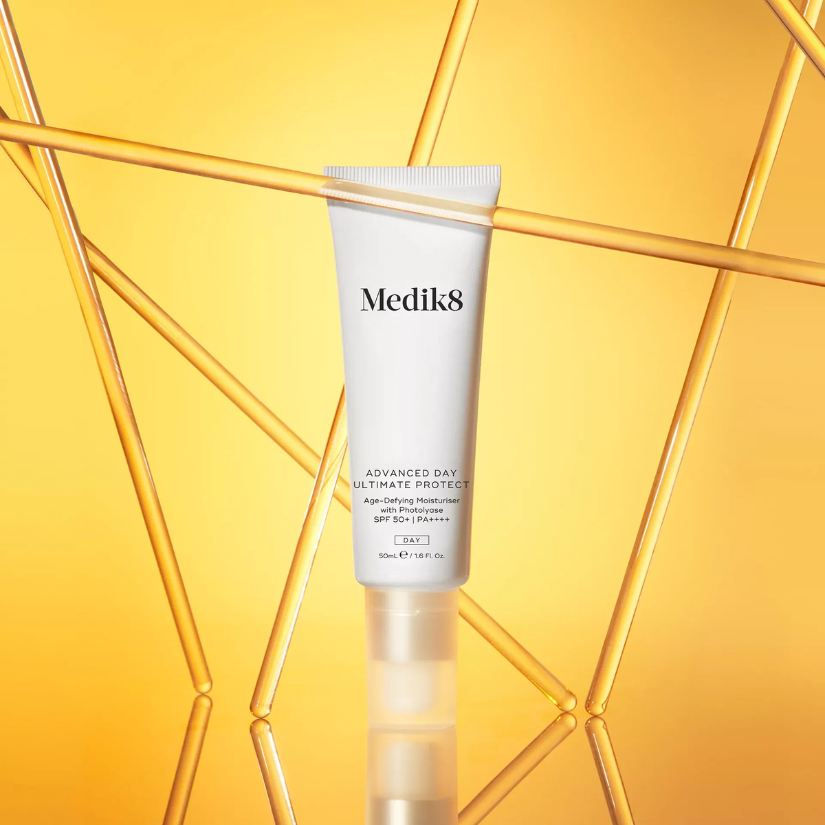 Купити Денний сонцезахисний крем для обличчя SPF 50+ Medik8 Advanced Day Ultimate Protect, 50 мл Medik8