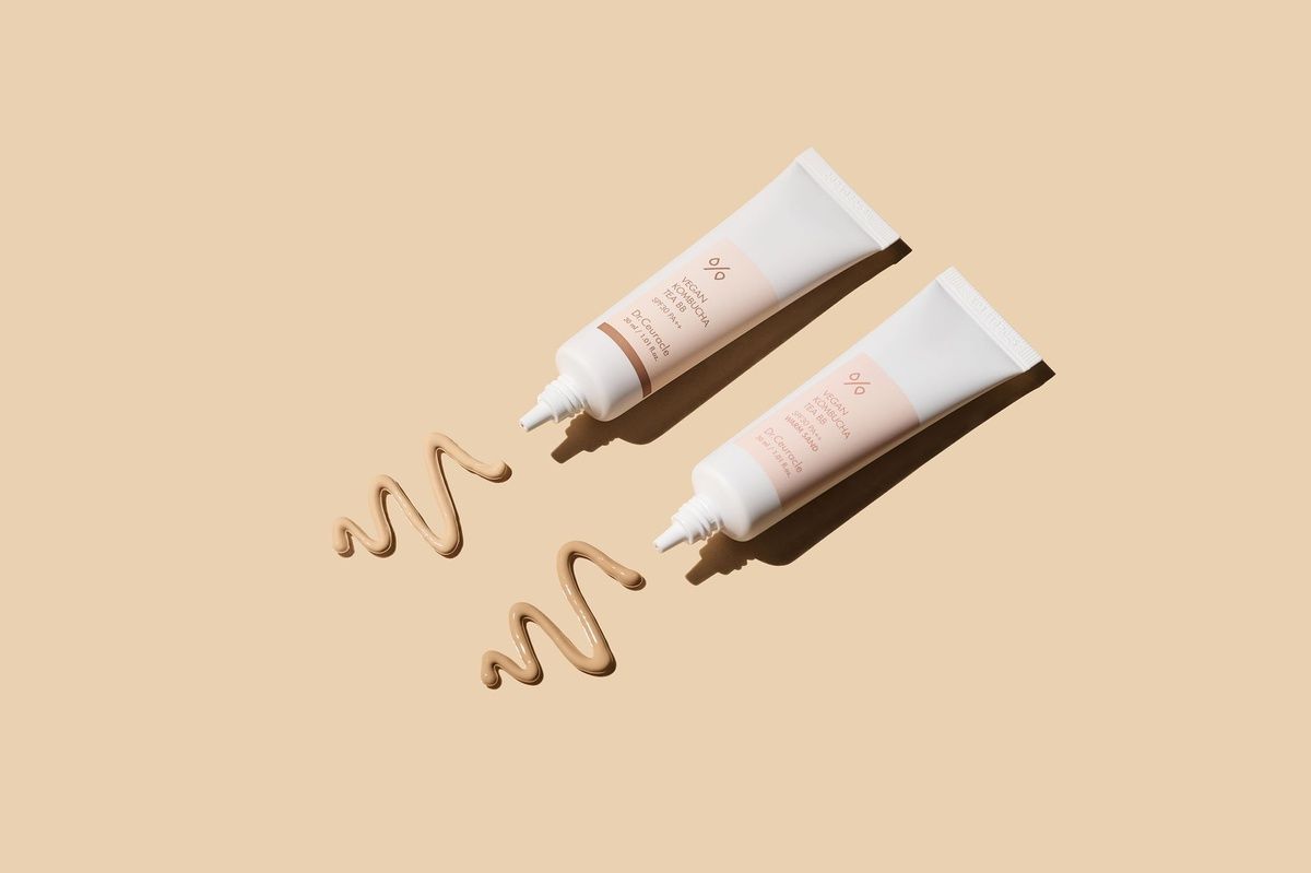 Купити Веганський тональний ВВ-крем з екстрактом комбучі Dr. Ceuracle Vegan Kombucha Tea BB Cream SPF 30/PA++, 30ml (Warm Sand) Dr.Ceuracle