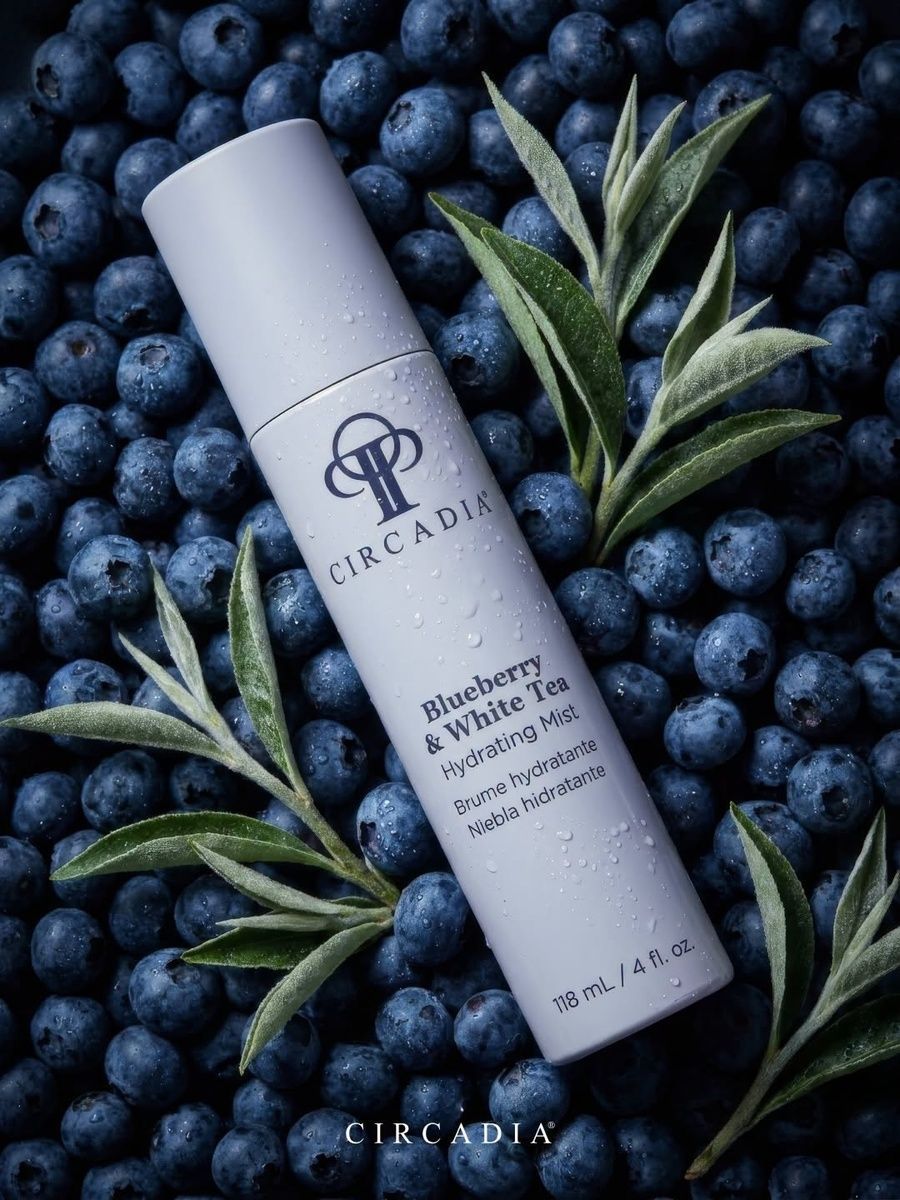 Купити Зволожувальний міст для обличчя Blueberry & White Tea Hydrating Mist, 118ml Circadia