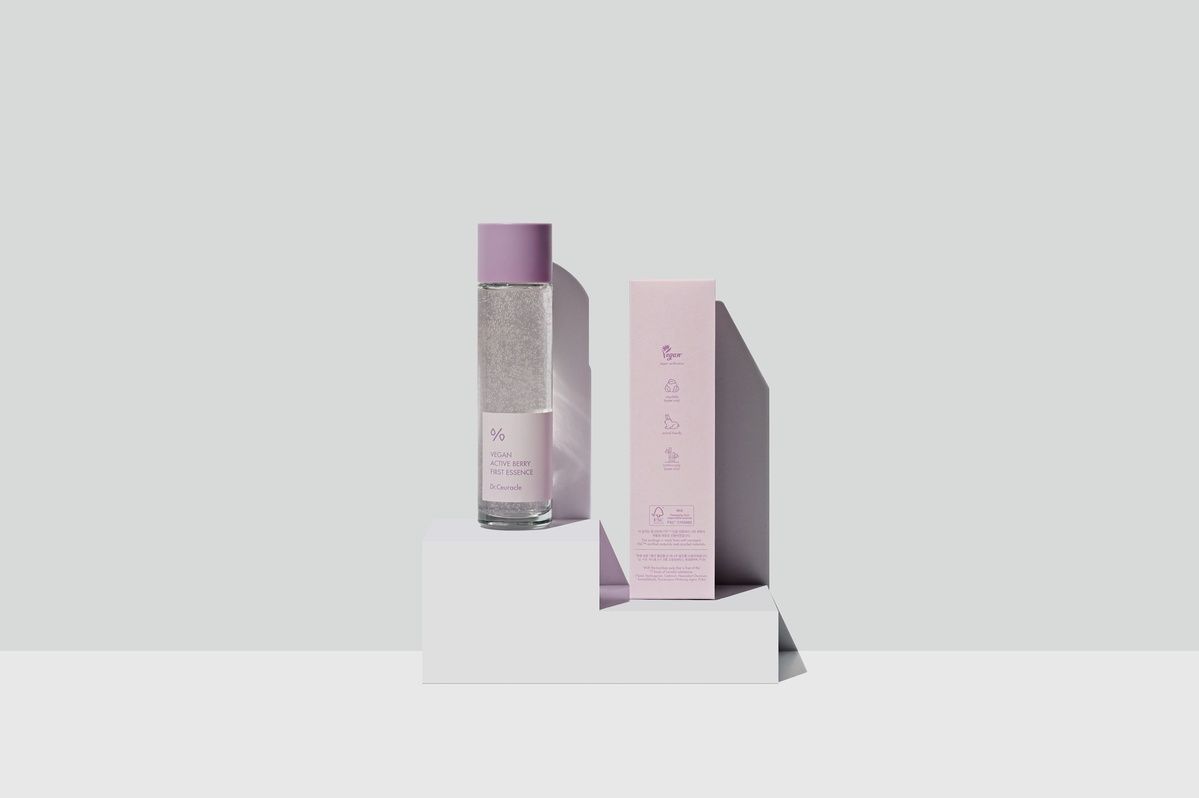 Купити Стартова есенція з ресвератролом та екстрактом журавлини Dr.Ceuracle Vegan Active Berry First Essence 150ml Dr.Ceuracle